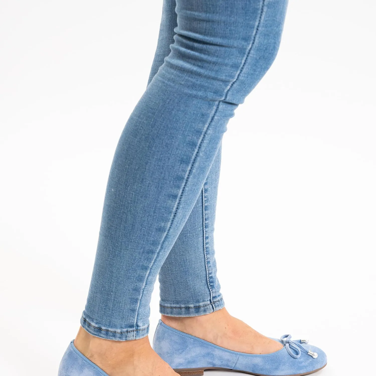 ARA Women's Closed Toe Ballet Flats