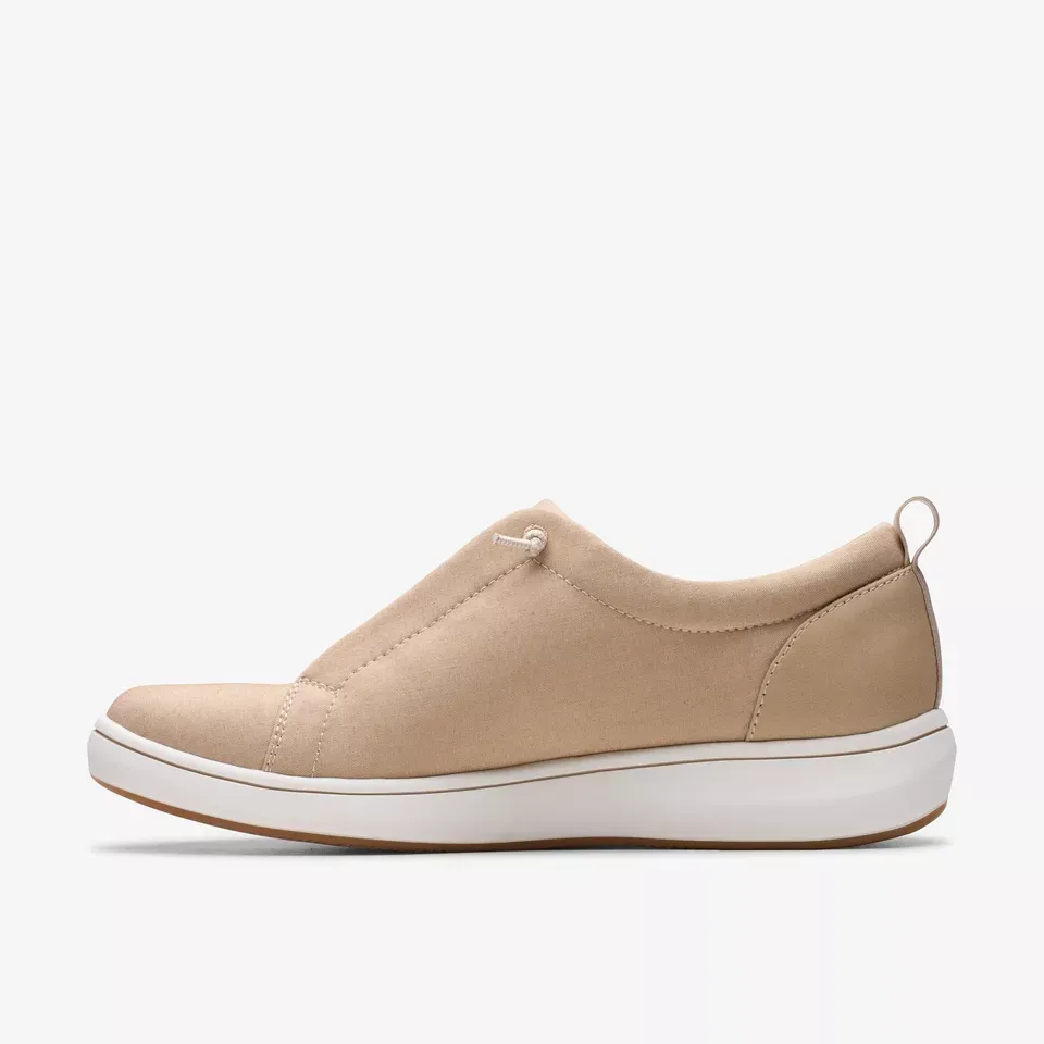 Clarks Women's BreezeSky Lace Sand 26181595