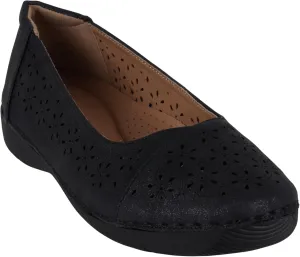 G.C. Shoes Women's Nysha close toe comfortable Laser Cut Flats