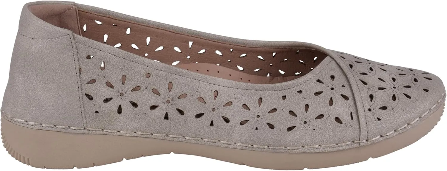 G.C. Shoes Women's Nysha close toe comfortable Laser Cut Flats