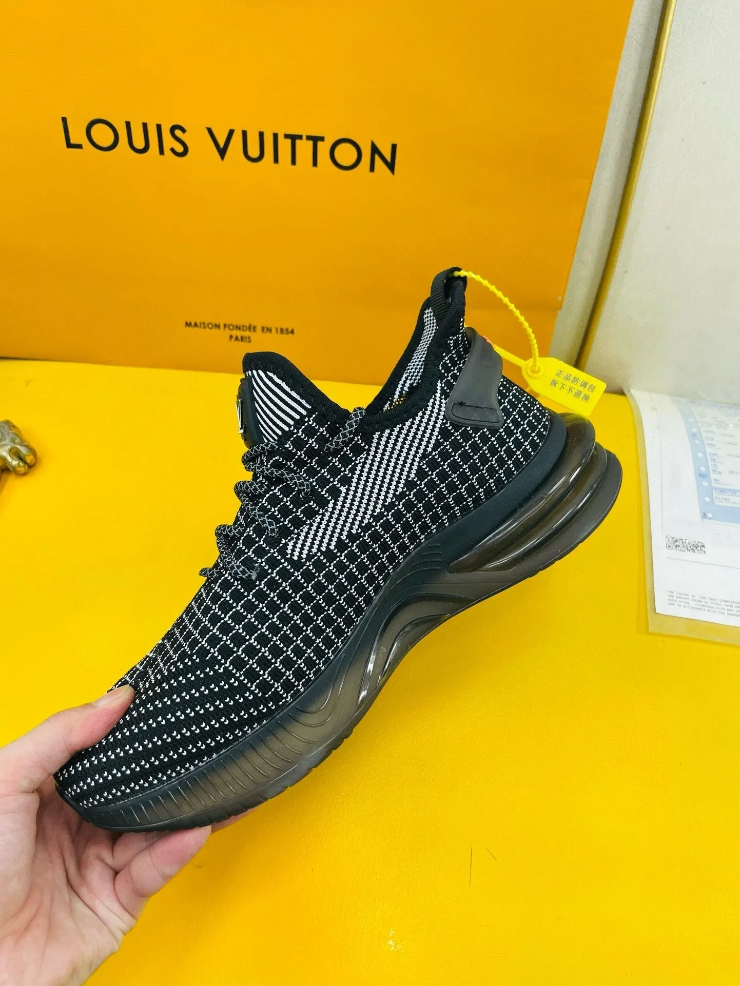 LV SNEAKER IN BLACK BREATHABLE MESH FABRIC