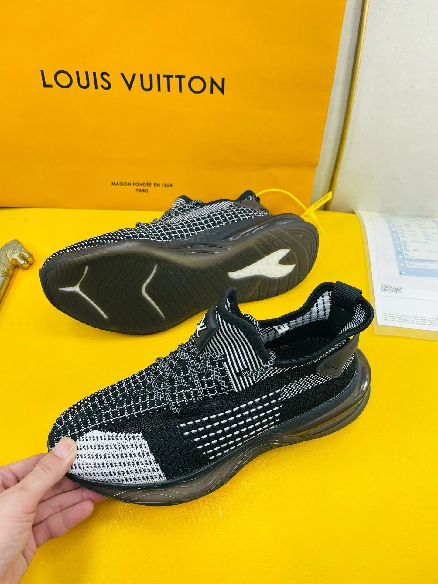 LV SNEAKER IN BLACK BREATHABLE MESH FABRIC
