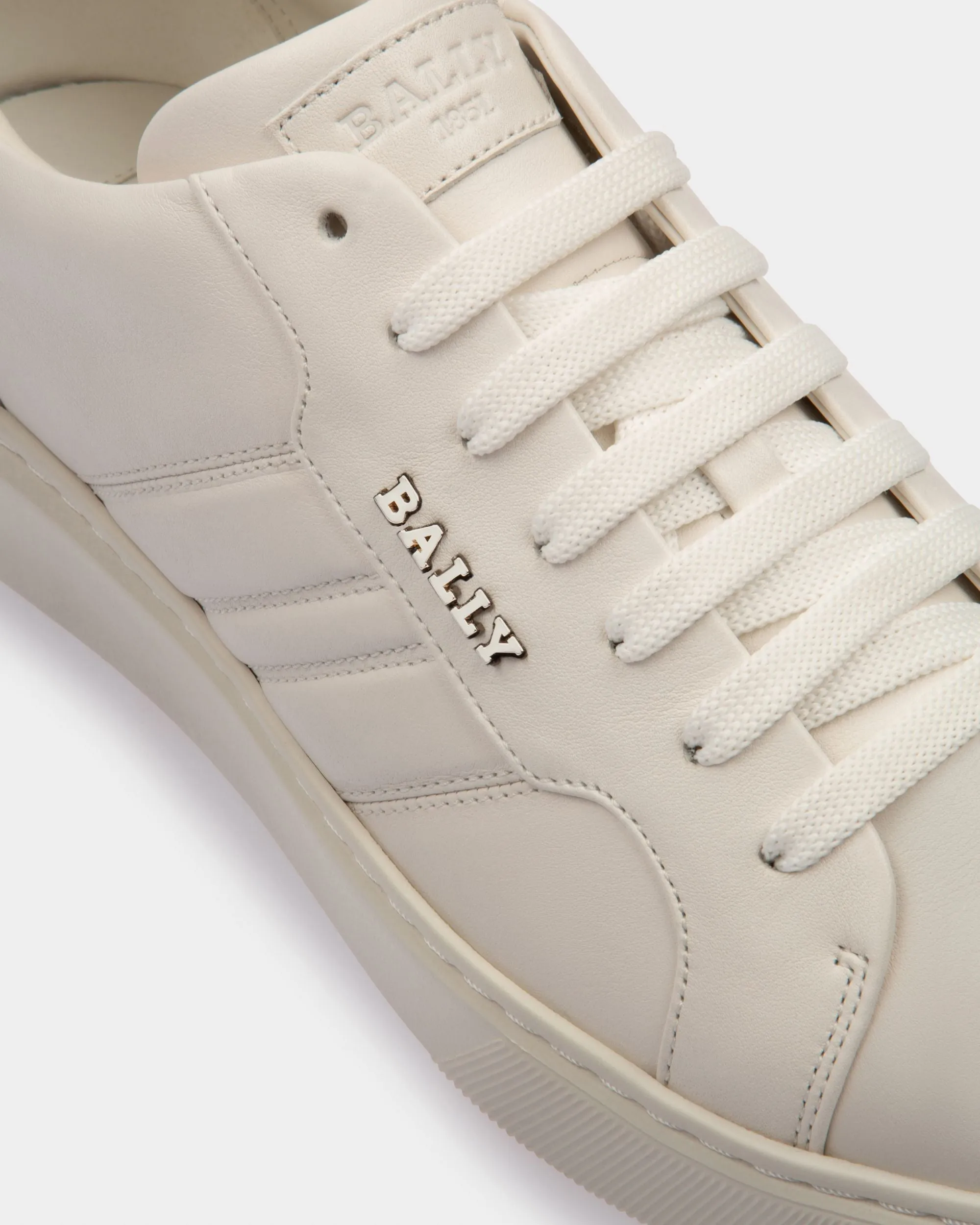 Maxim Leather Sneakers In White