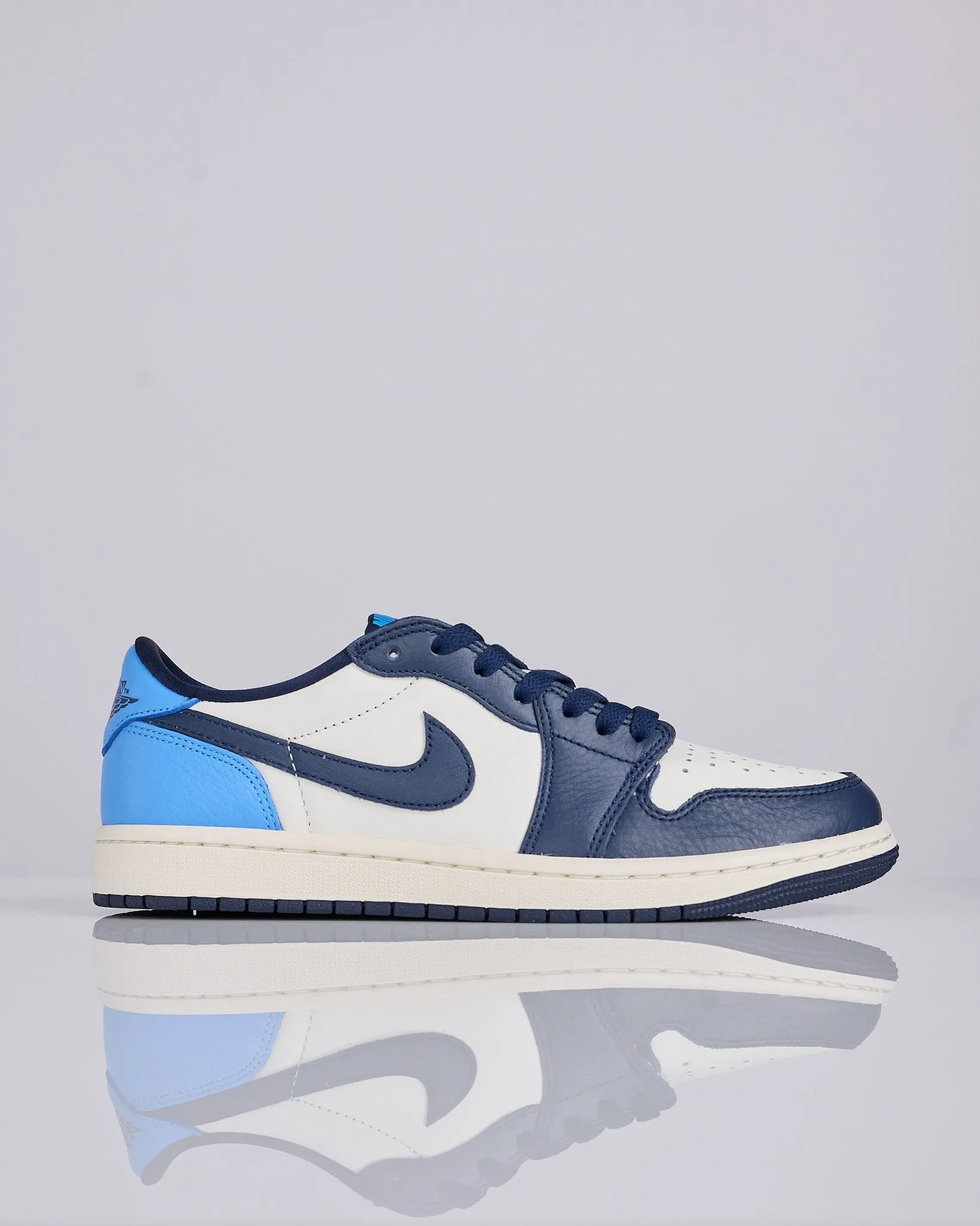 Nike Air Jordan 1 Low OG "Obsidian" Obsidian University Blue-Sail