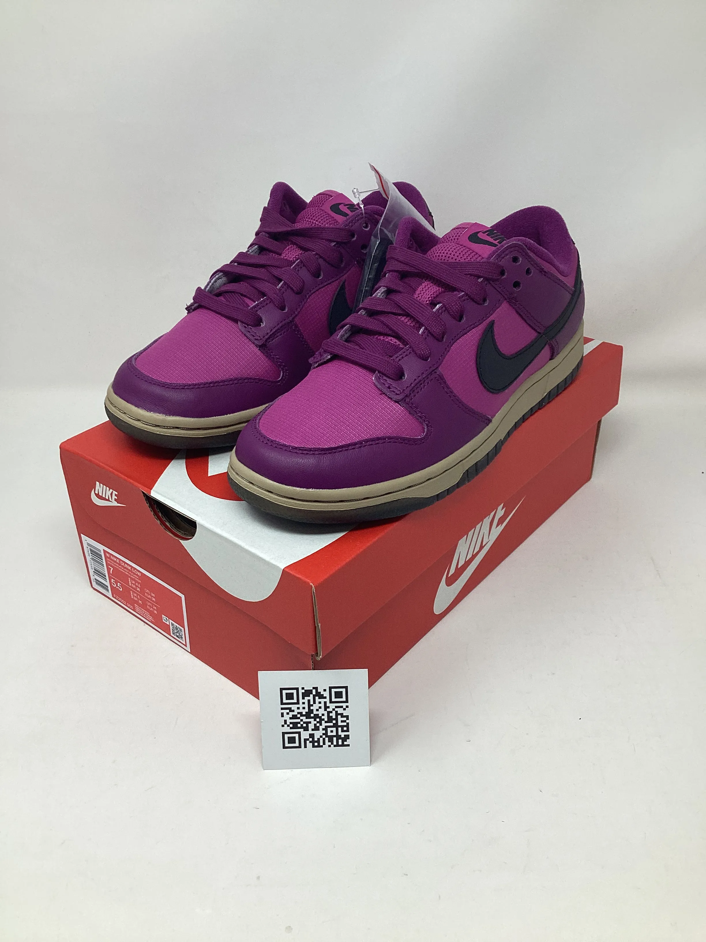 Nike Dunk Low, (Women's)