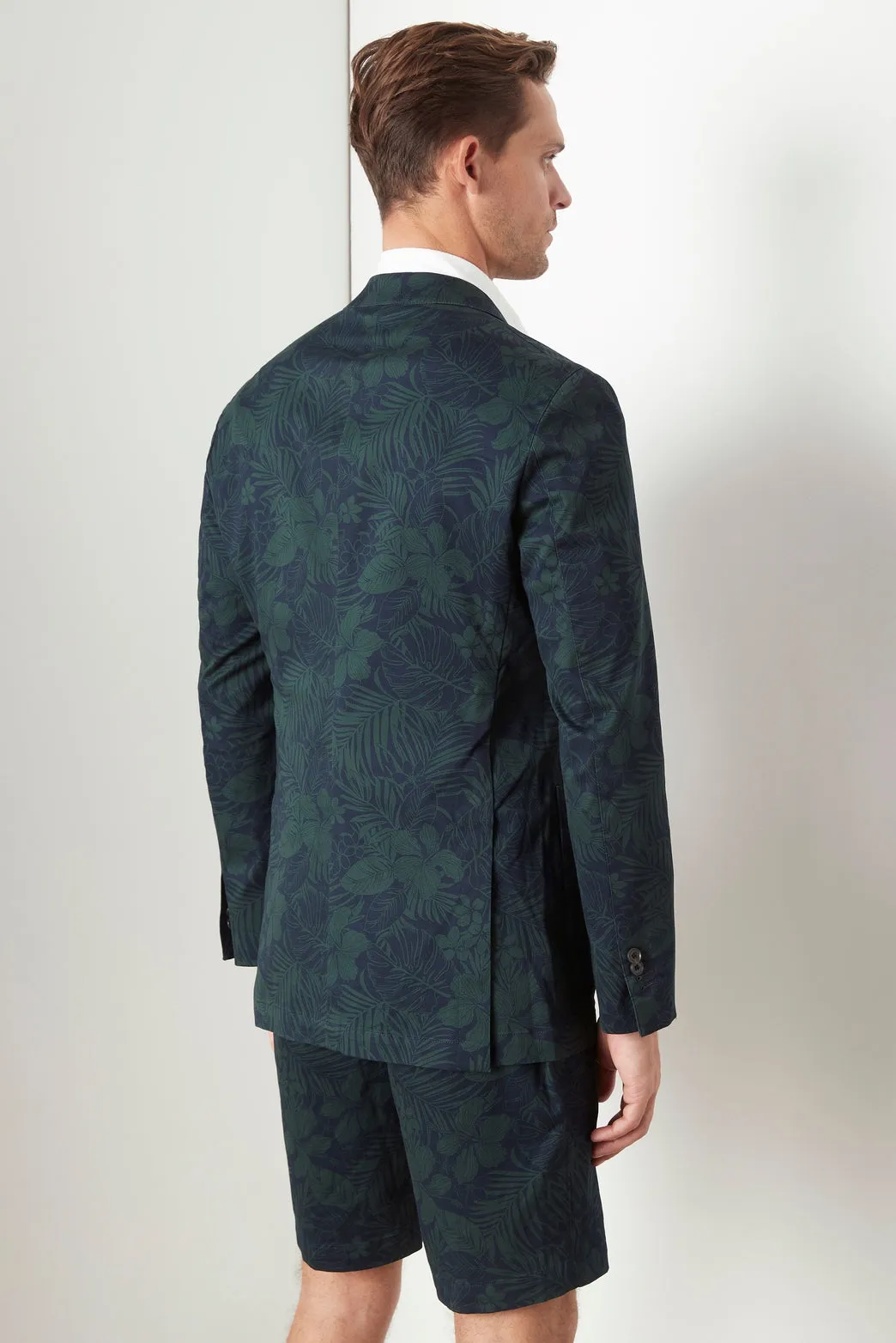 Paronella Suit
