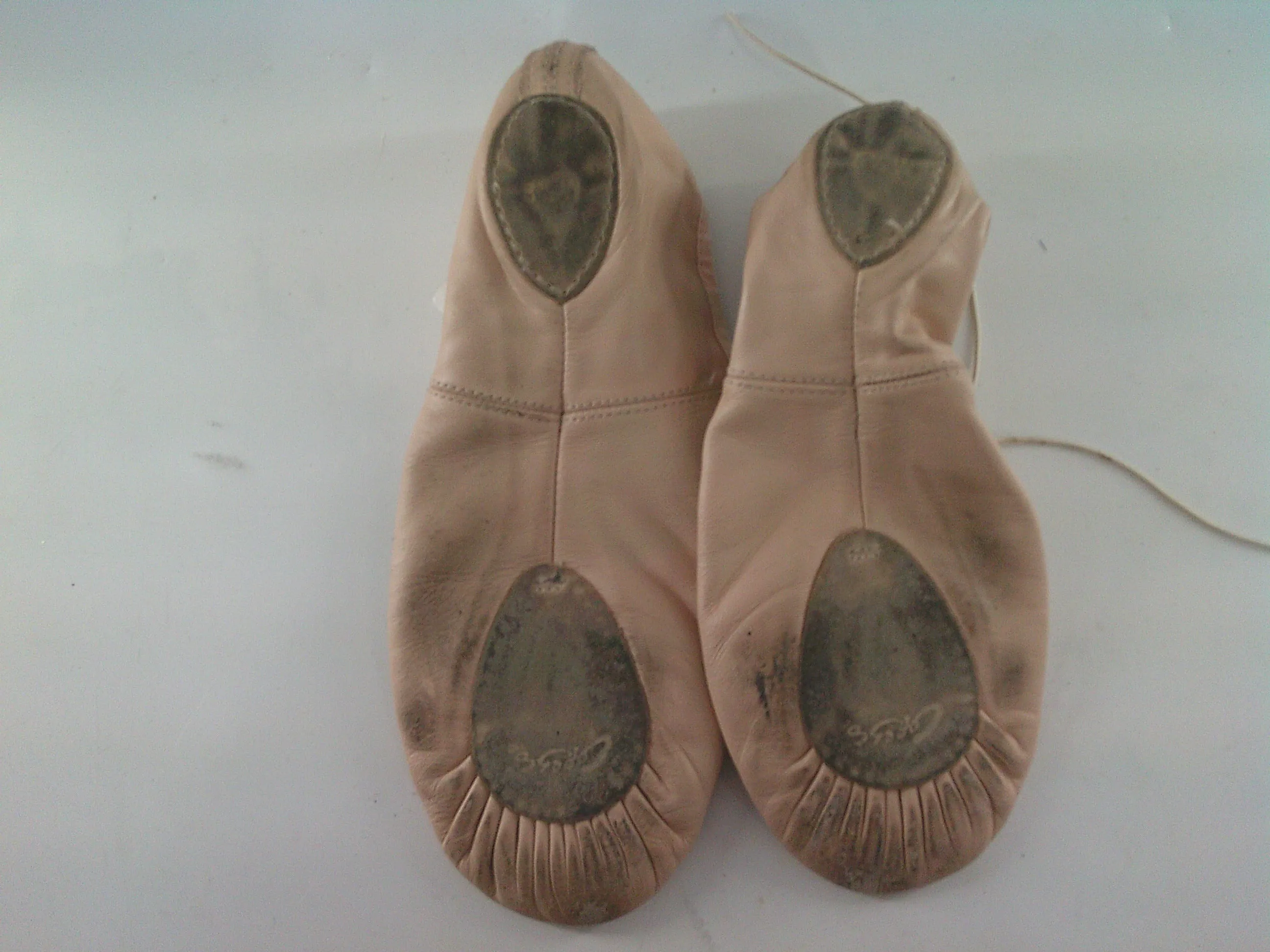 Pre-Owned Ballet Shoes Capezio Adult 8.5M  Leather  Split Sole