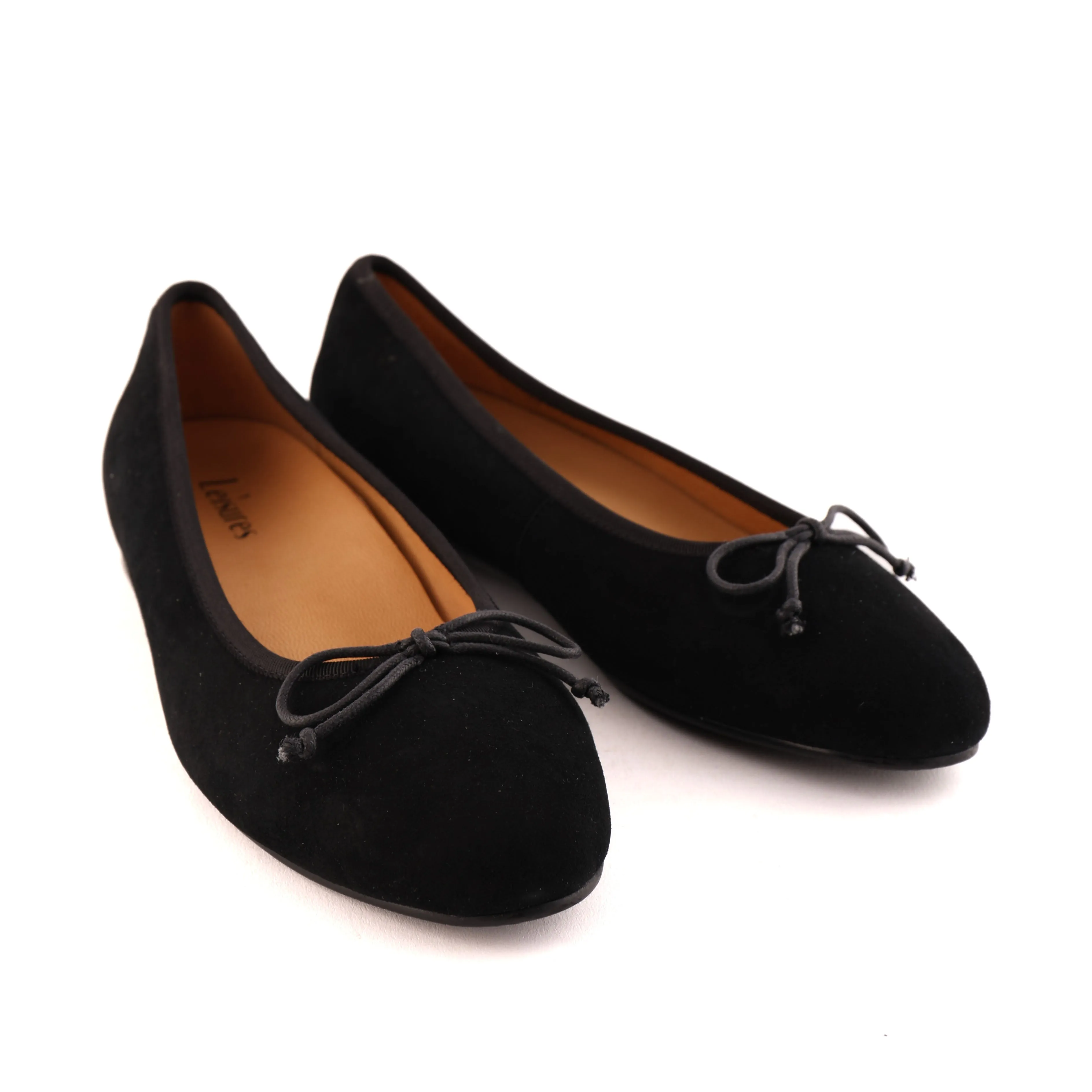 REST Black Suede