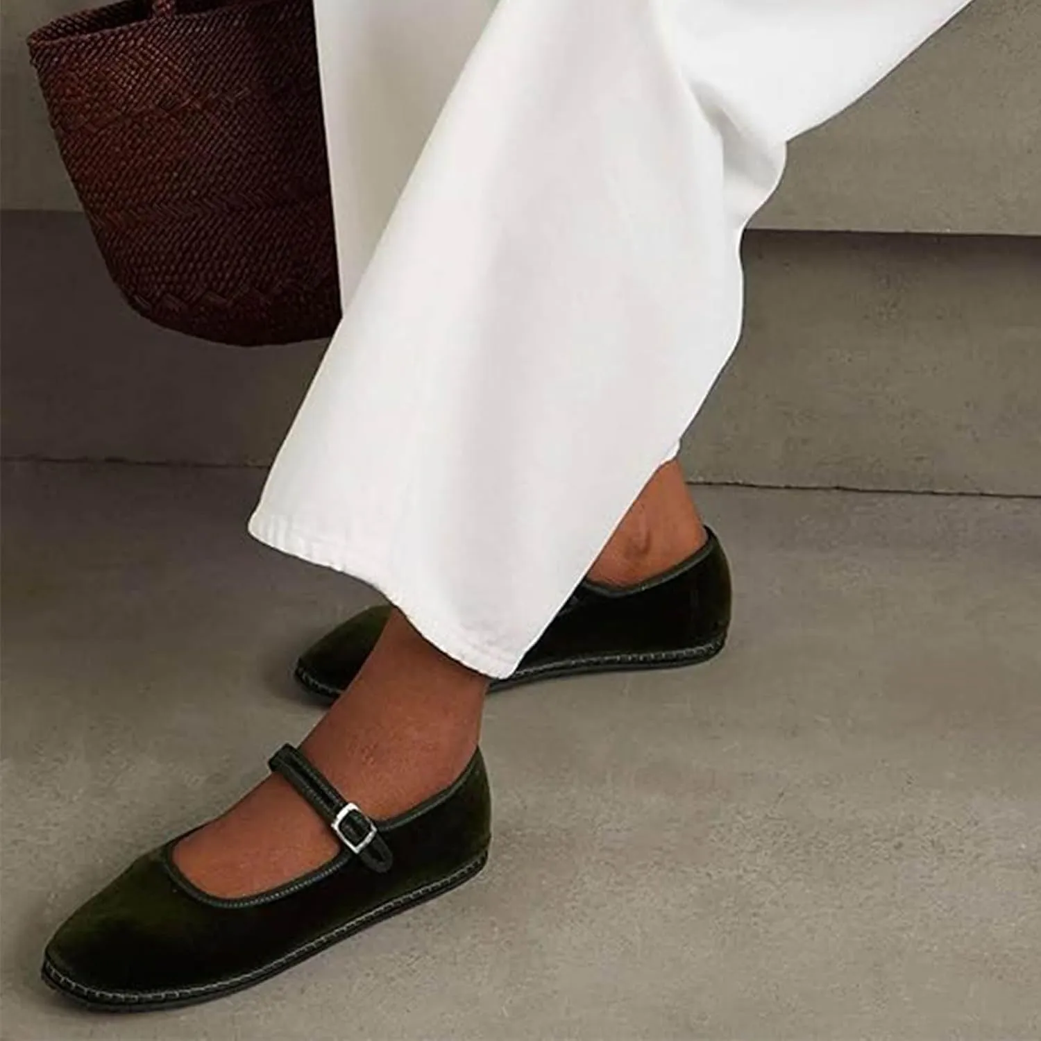 Velvet Ballet Flats for Women Suede Round Toe Cute Mary Jane Flats Slip On Casual Dressy Comfortable Ballerina Shoes